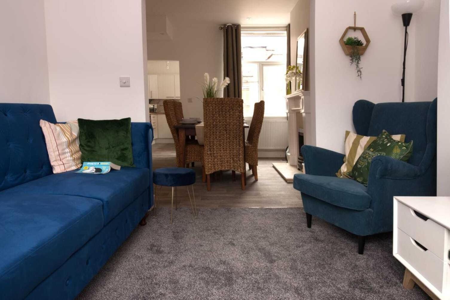 Rydal House 2 Bedroom House With Upstairs Bathroom Newton-le-Willows Bilik gambar