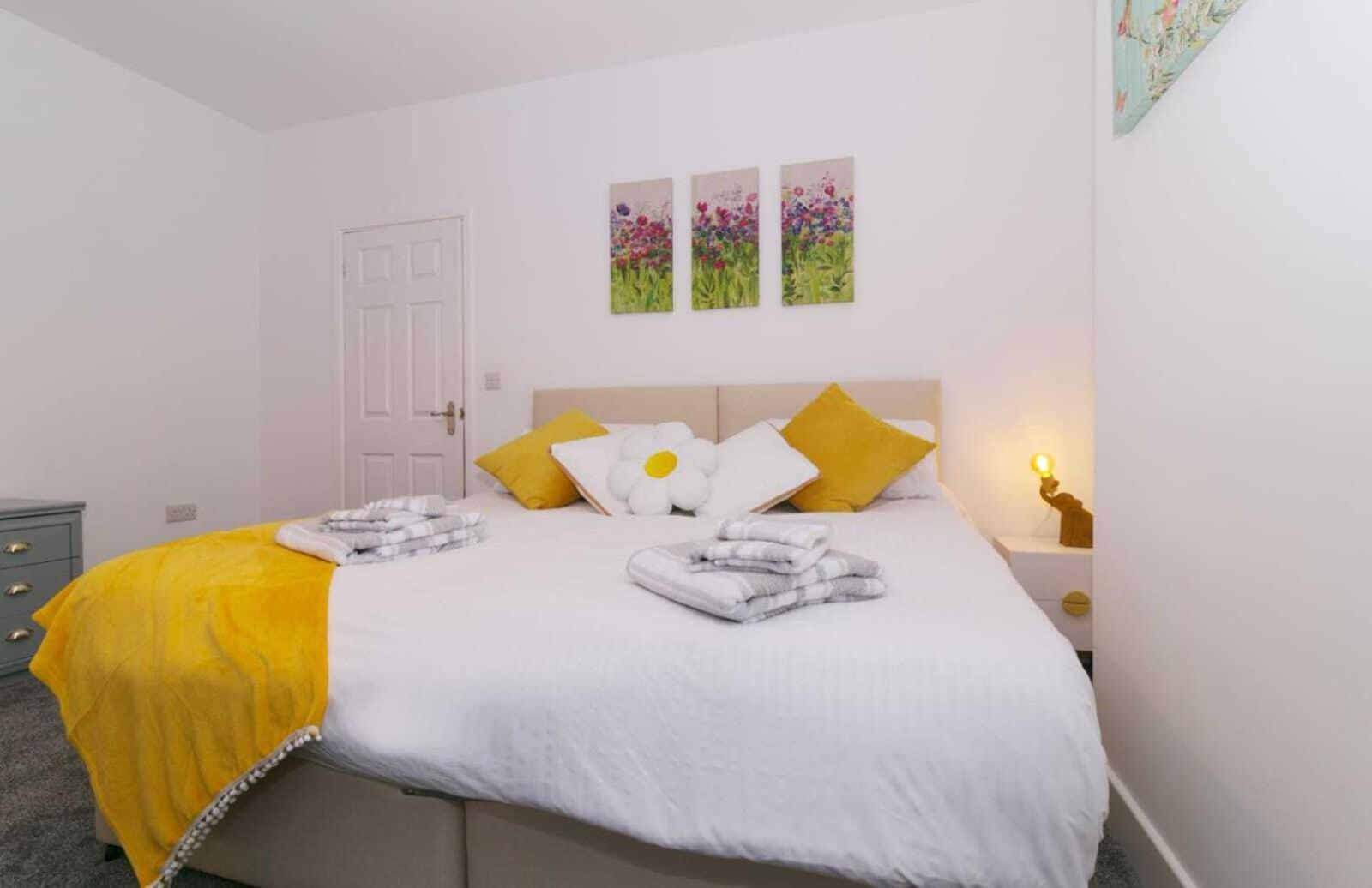 Rydal House 2 Bedroom House With Upstairs Bathroom Newton-le-Willows Bilik gambar
